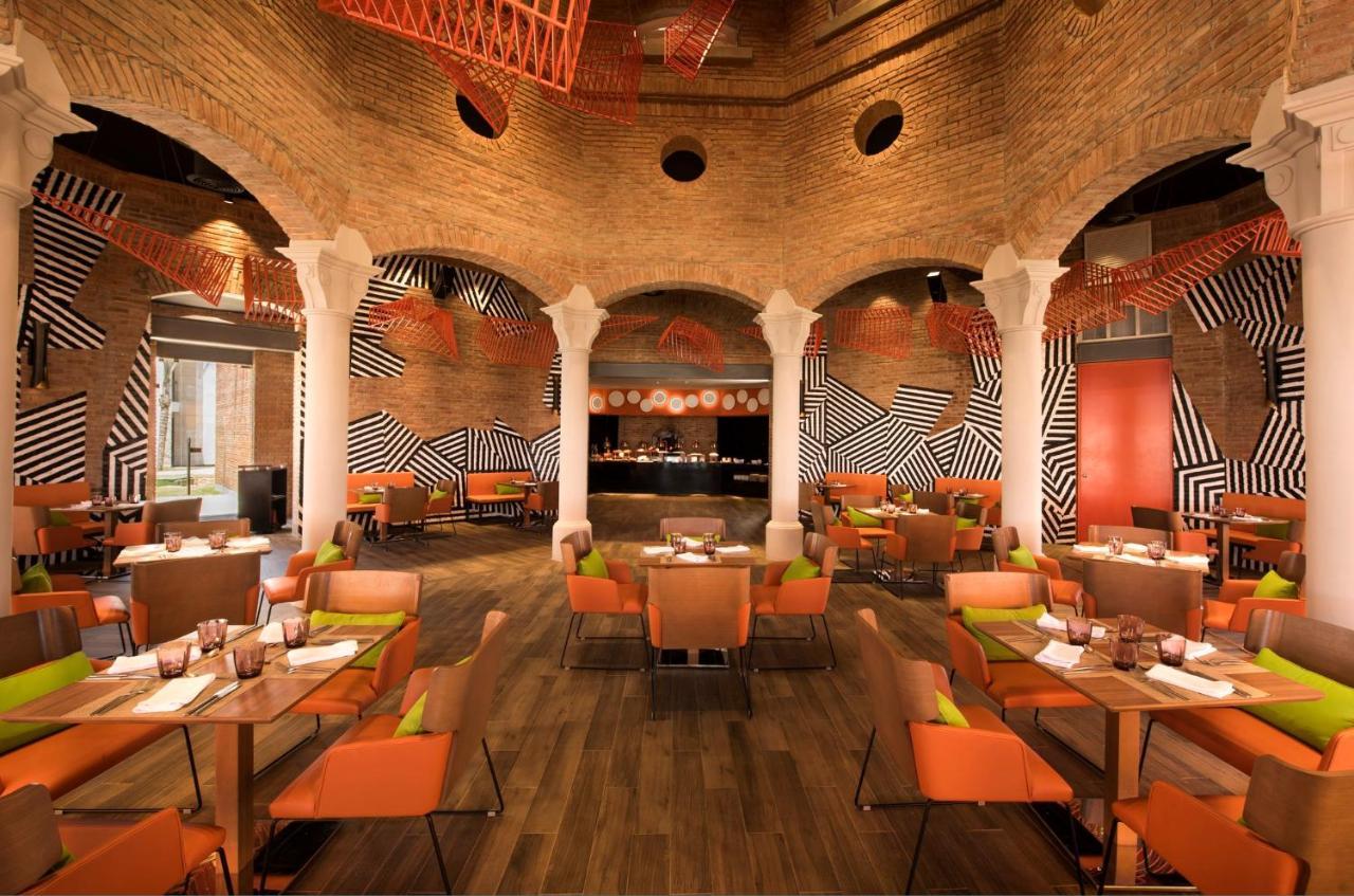 Nickelodeon Hotels & Resorts Punta Cana Exterior photo Interior of the restaurant